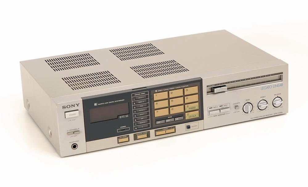 Sony STR-VX 30 L-1982.jpg