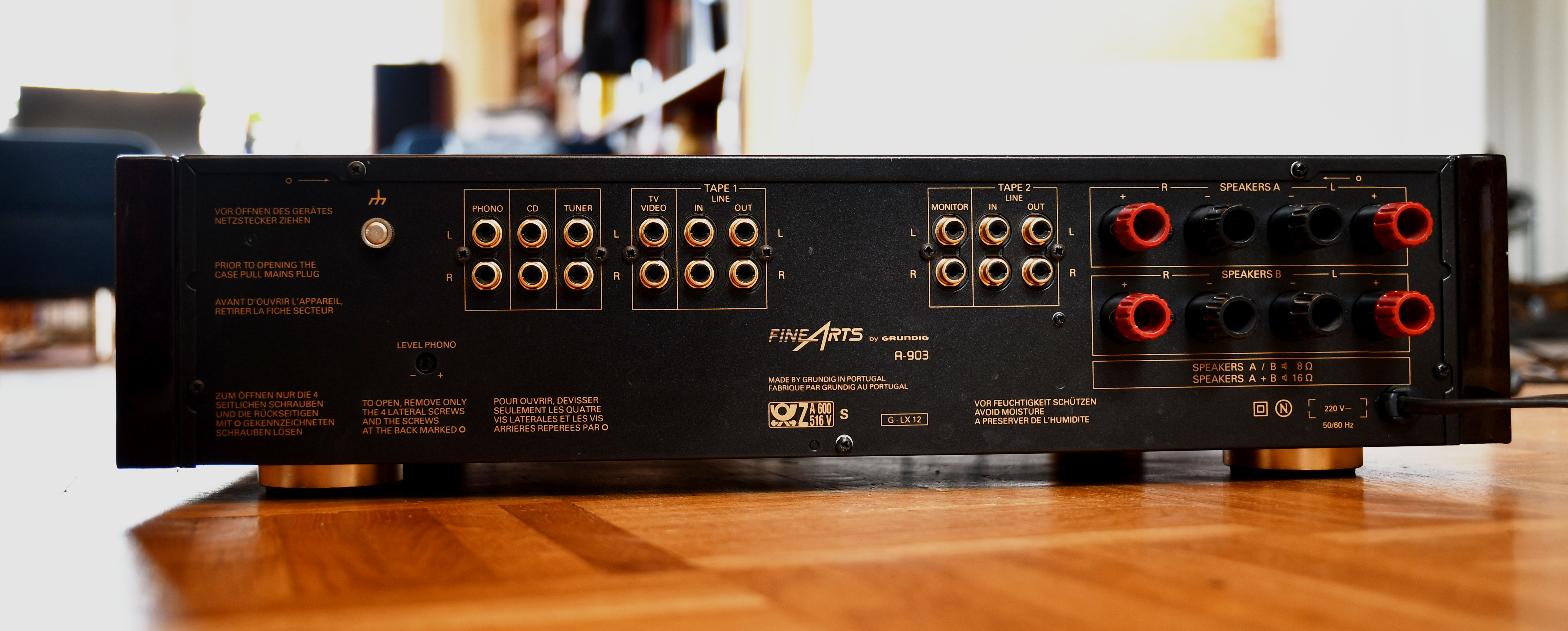 Grundig FineArts A-903 Rückseite.jpg