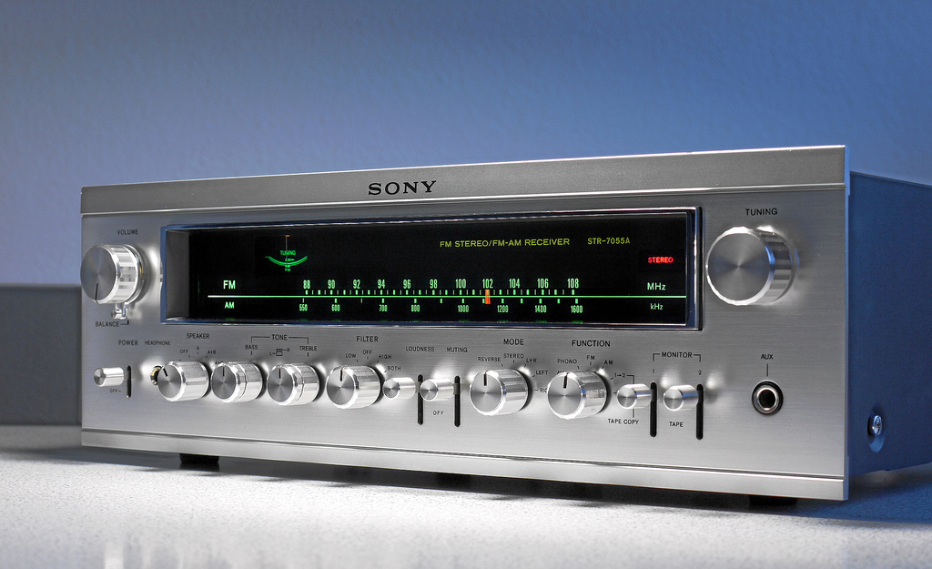 Sony STR-7055 A-1.jpg