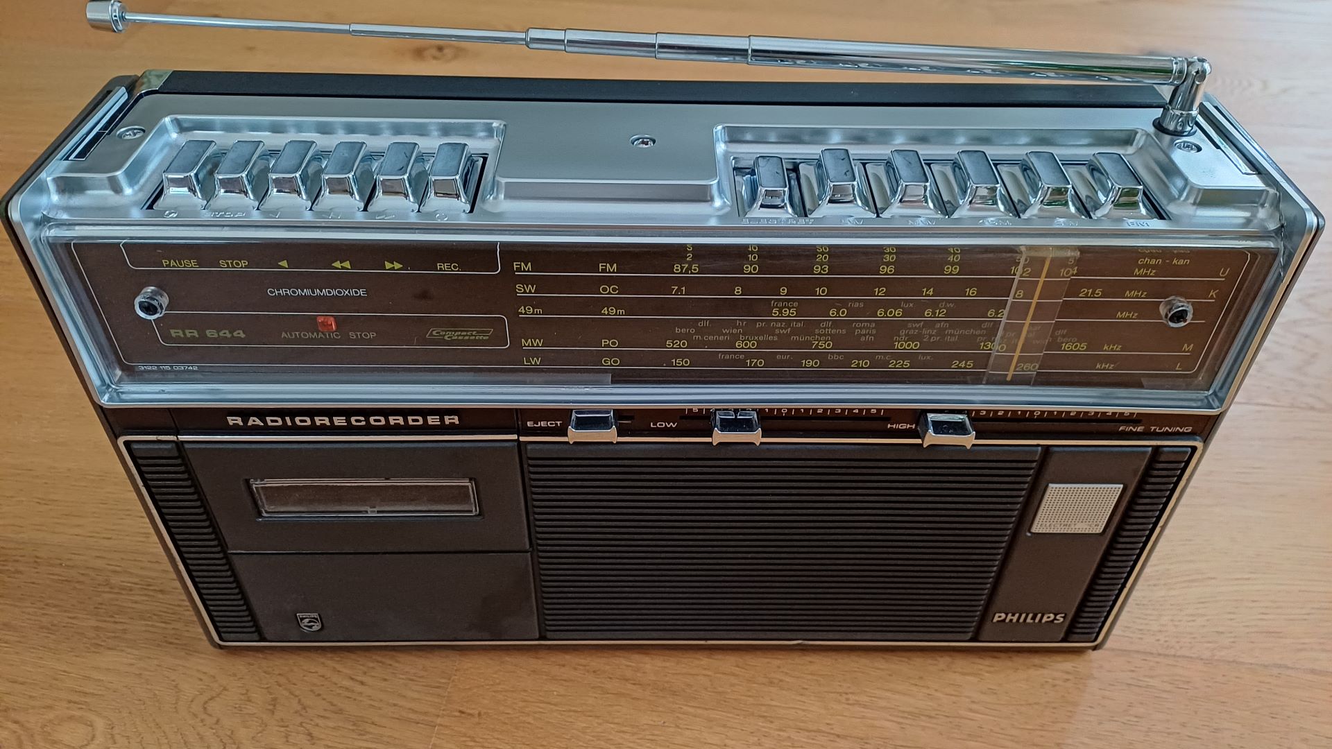 Philips rr644.jpg