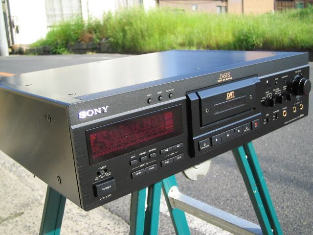 Sony za5es 003.jpg