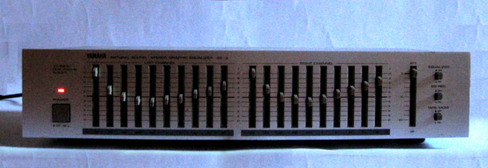 YamahaGE-3SilberVorne.jpg