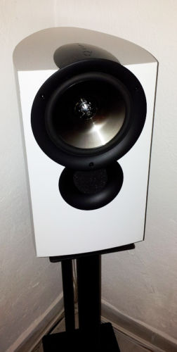 KEF IQ30.jpg