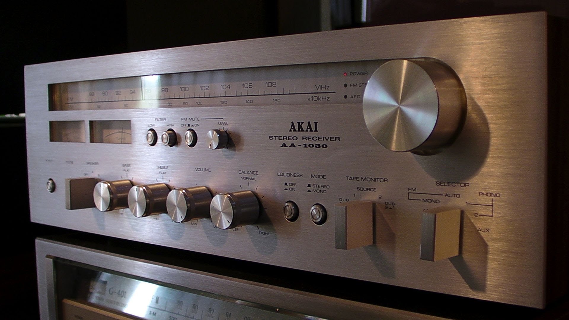 Akai AA-1030-1.jpg