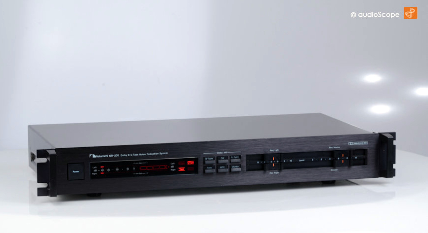 Nakamichi NR-200-1.jpg