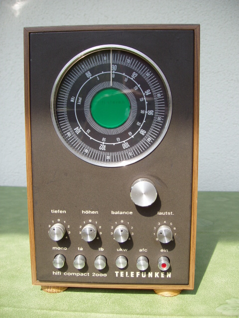 [Bild: Telefunken_hifi_compact_2000-11.JPG]