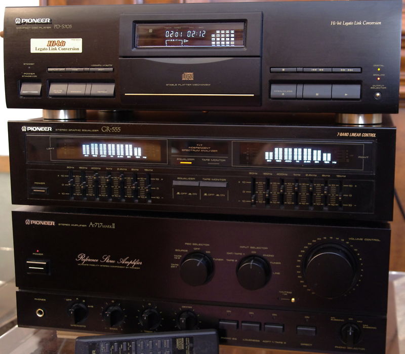 Pioneer A-717 MK II und GR-555 und F-304 RDS.jpg