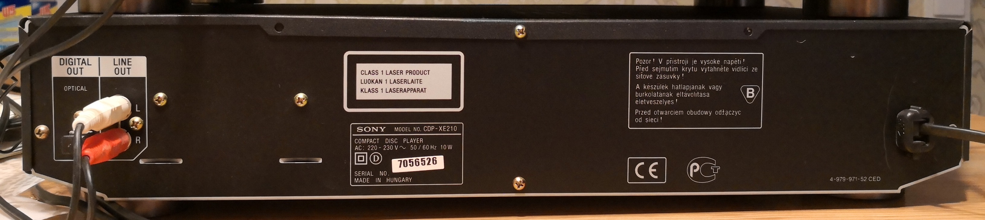 SONY Compact Disc Player CDP-XE210 back.jpeg