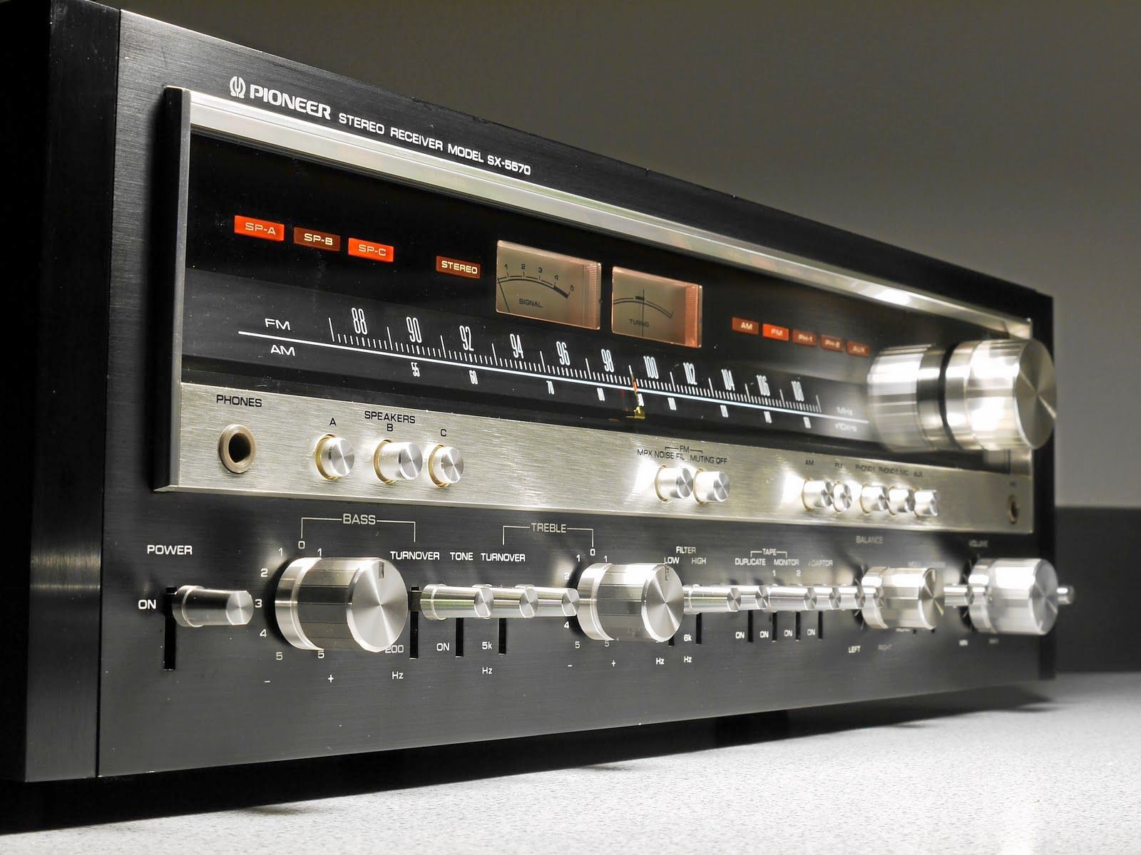 Pioneer SX-5570-1976.jpg