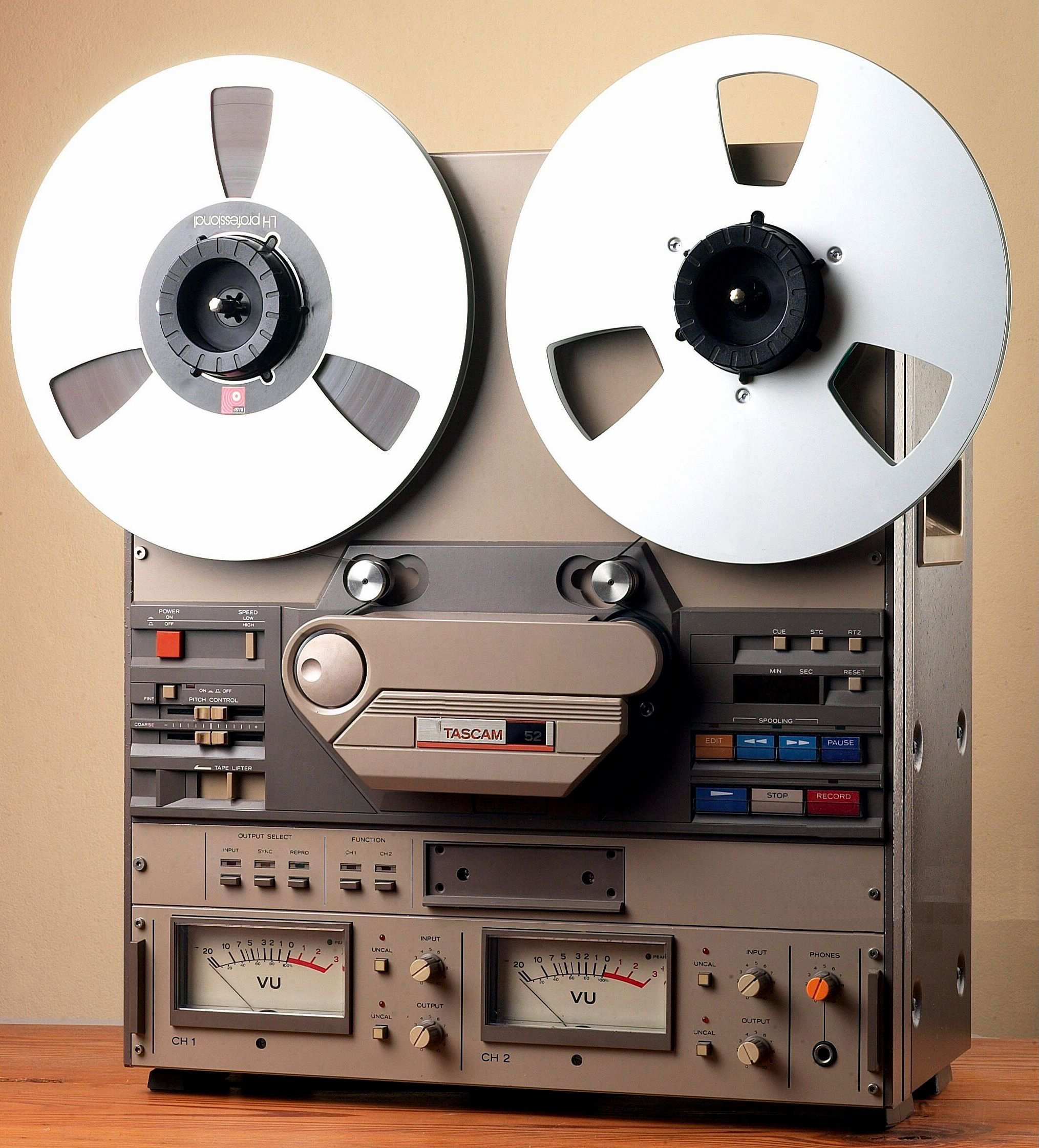 Tascam 52-1.jpg