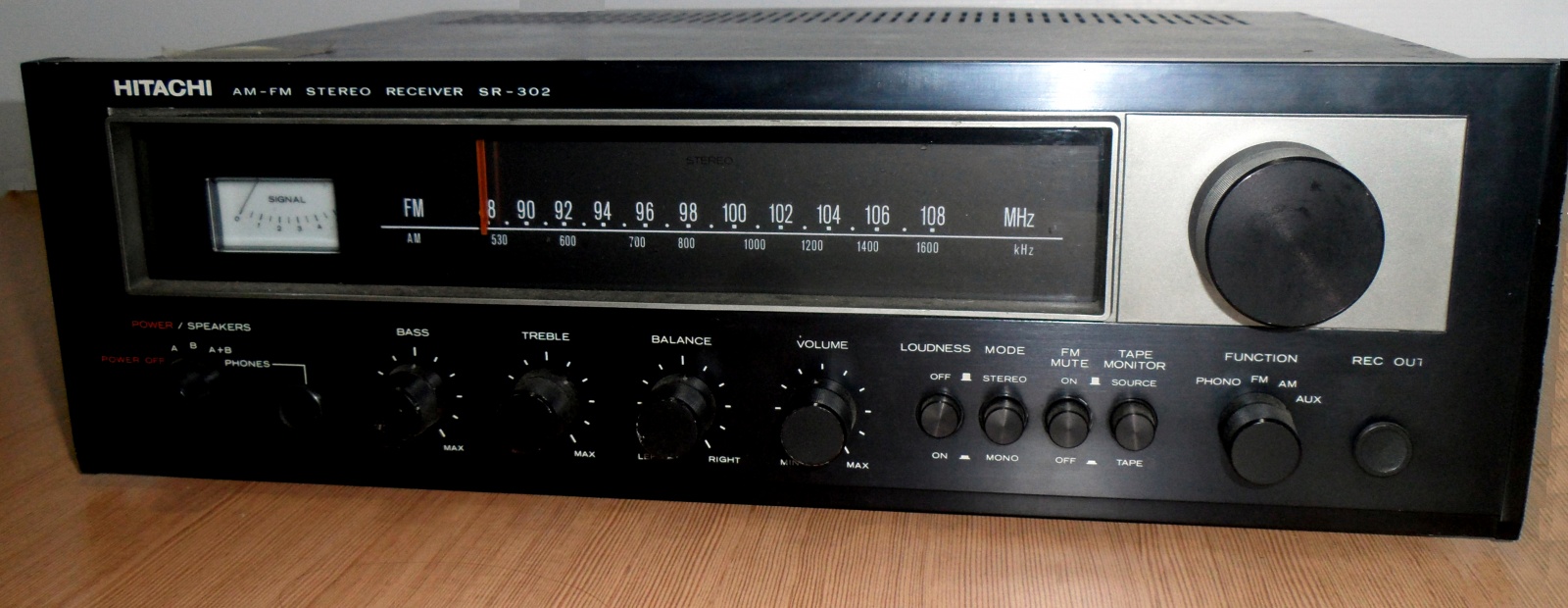 Hitachi SR-302-1.jpg