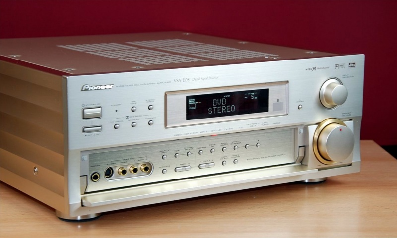 Datei:Pioneer VSA-E 08-2000.jpg