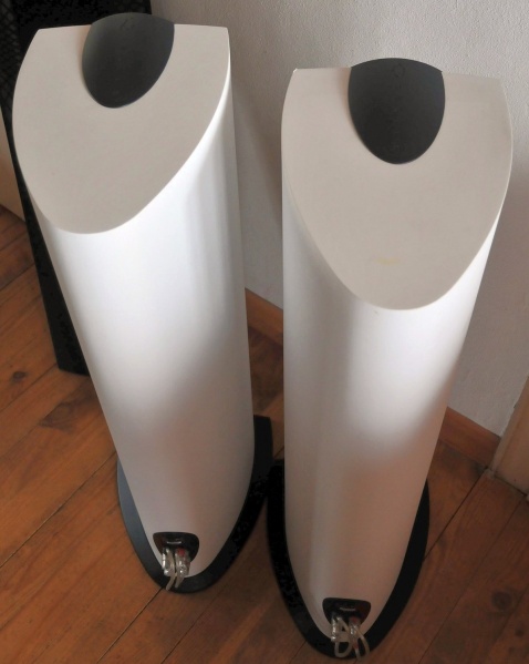 Datei:Kef IQ70 Weiss Back.jpg