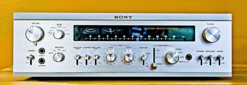 Datei:Sony STR-6200 F-1.jpg