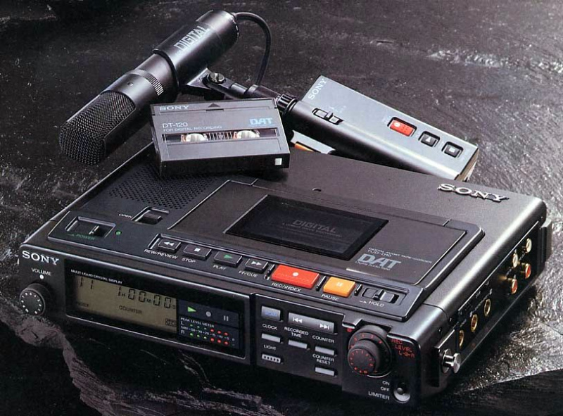 Datei:Sony TCD-D 10-Prospekt-1987.jpg